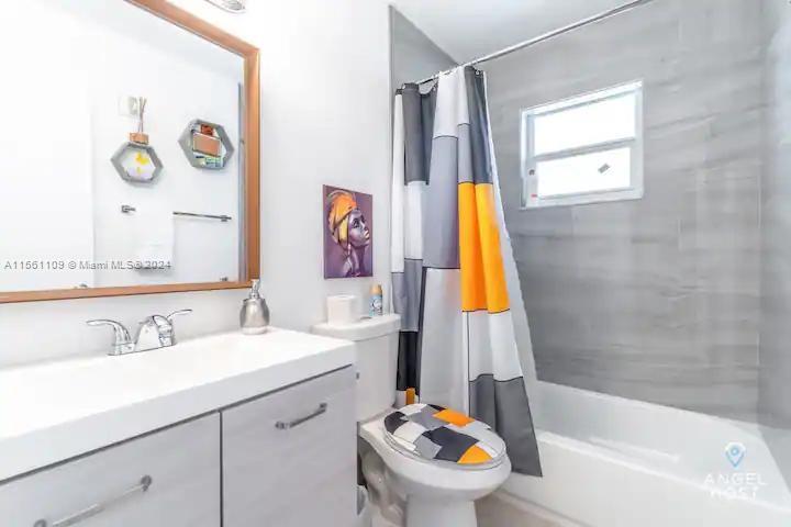 45 NW 41st St 3, Miami, Florida 33127, 2 Bedrooms Bedrooms, ,1 BathroomBathrooms,Residentiallease,For Rent,45 NW 41st St 3,A11561109