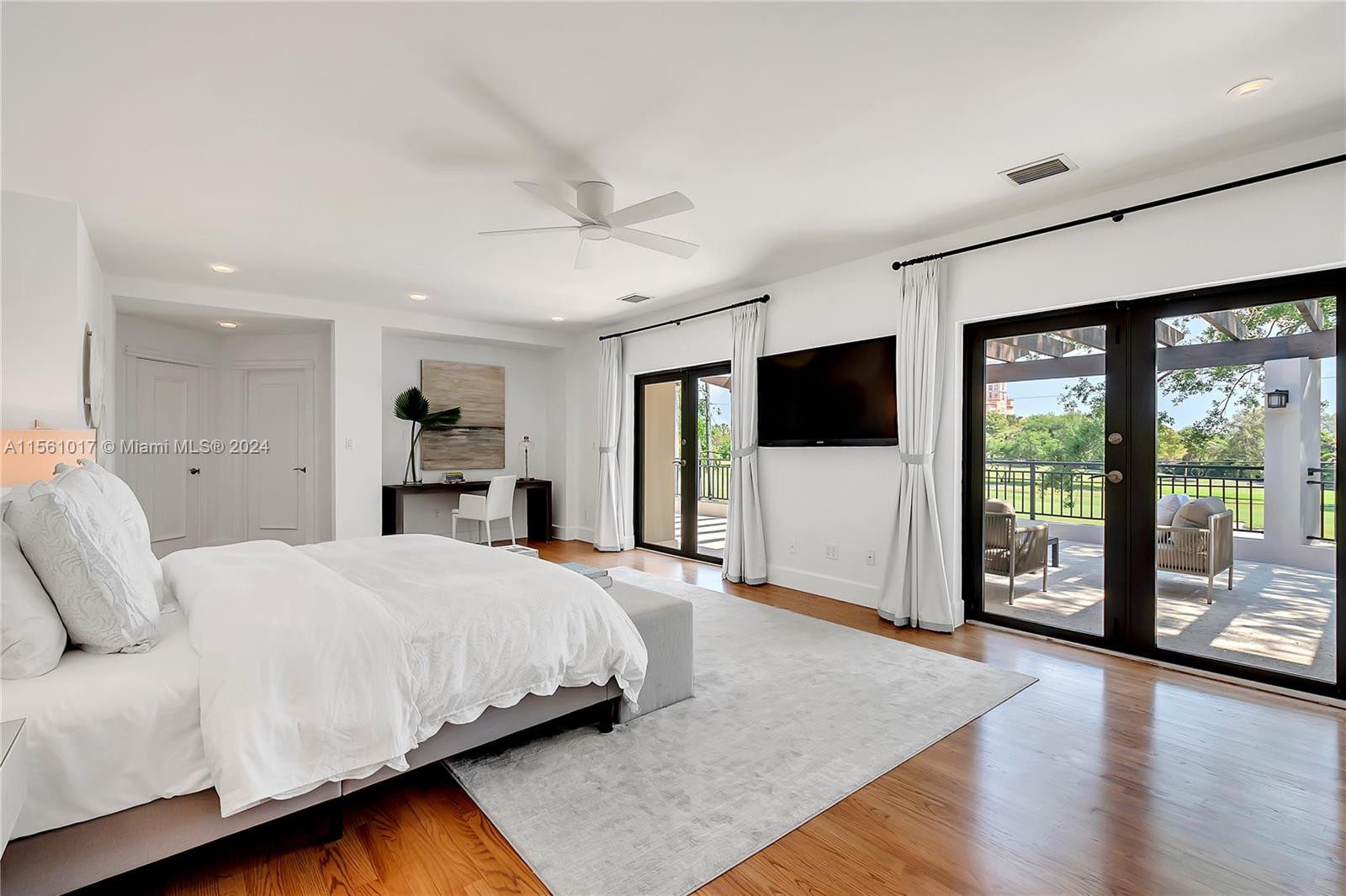 3425 Alhambra Cir, Coral Gables, Florida 33134, 4 Bedrooms Bedrooms, ,4 BathroomsBathrooms,Residentiallease,For Rent,3425 Alhambra Cir,A11561017