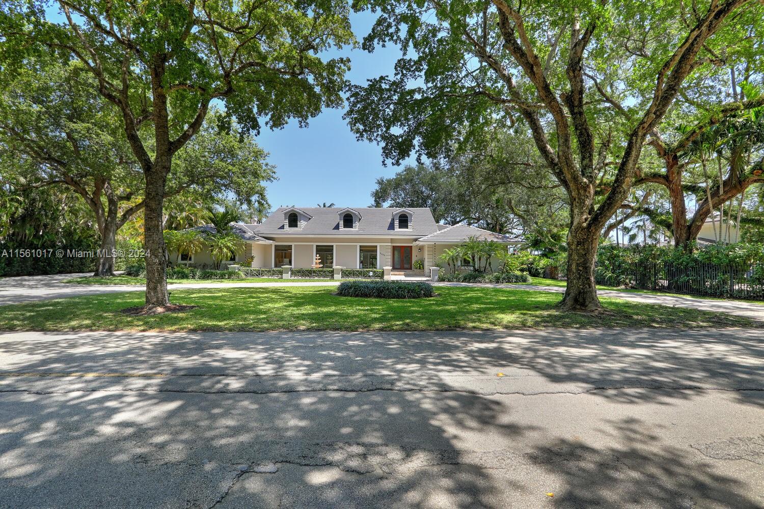 3425 Alhambra Cir, Coral Gables, Florida 33134, 4 Bedrooms Bedrooms, ,4 BathroomsBathrooms,Residentiallease,For Rent,3425 Alhambra Cir,A11561017