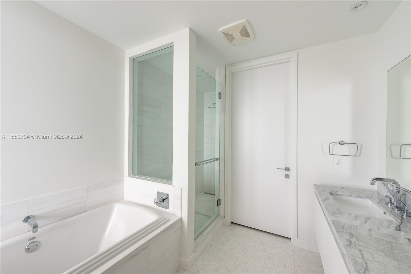 700 NE 26th ter 903, Miami, Florida 33137, 2 Bedrooms Bedrooms, ,2 BathroomsBathrooms,Residentiallease,For Rent,700 NE 26th ter 903,A11550734