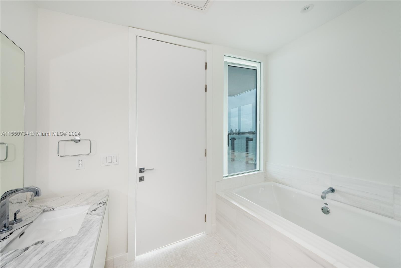 700 NE 26th ter 903, Miami, Florida 33137, 2 Bedrooms Bedrooms, ,2 BathroomsBathrooms,Residentiallease,For Rent,700 NE 26th ter 903,A11550734