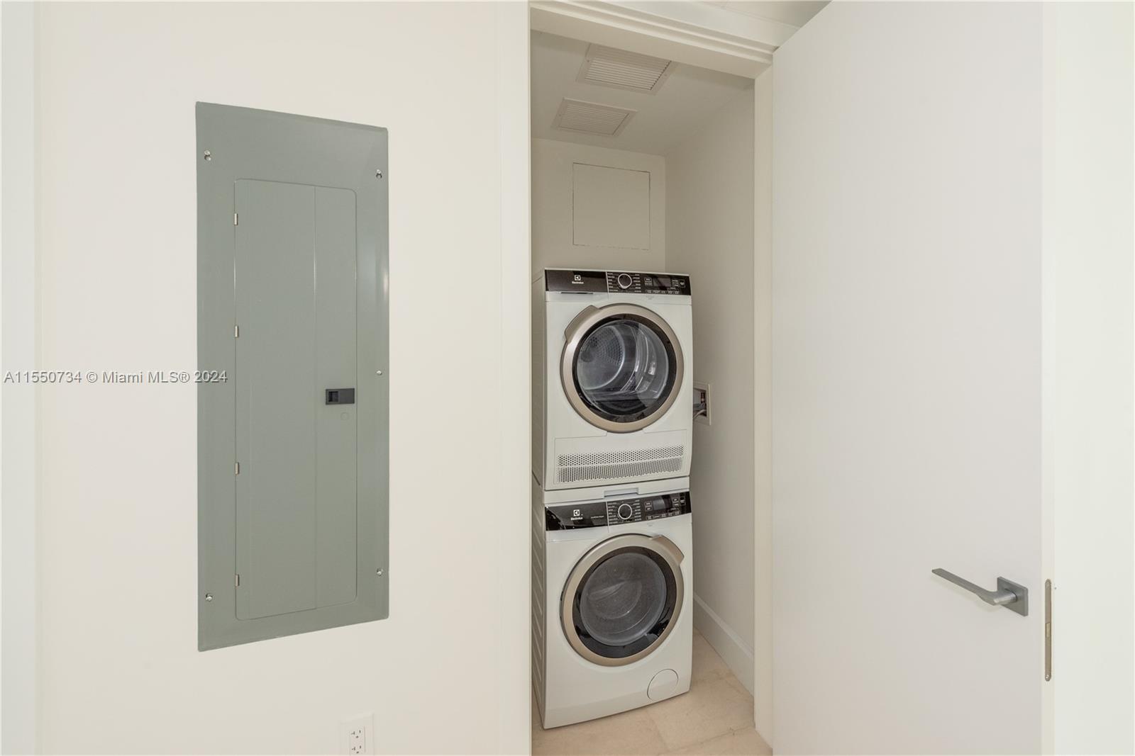 700 NE 26th ter 903, Miami, Florida 33137, 2 Bedrooms Bedrooms, ,2 BathroomsBathrooms,Residentiallease,For Rent,700 NE 26th ter 903,A11550734