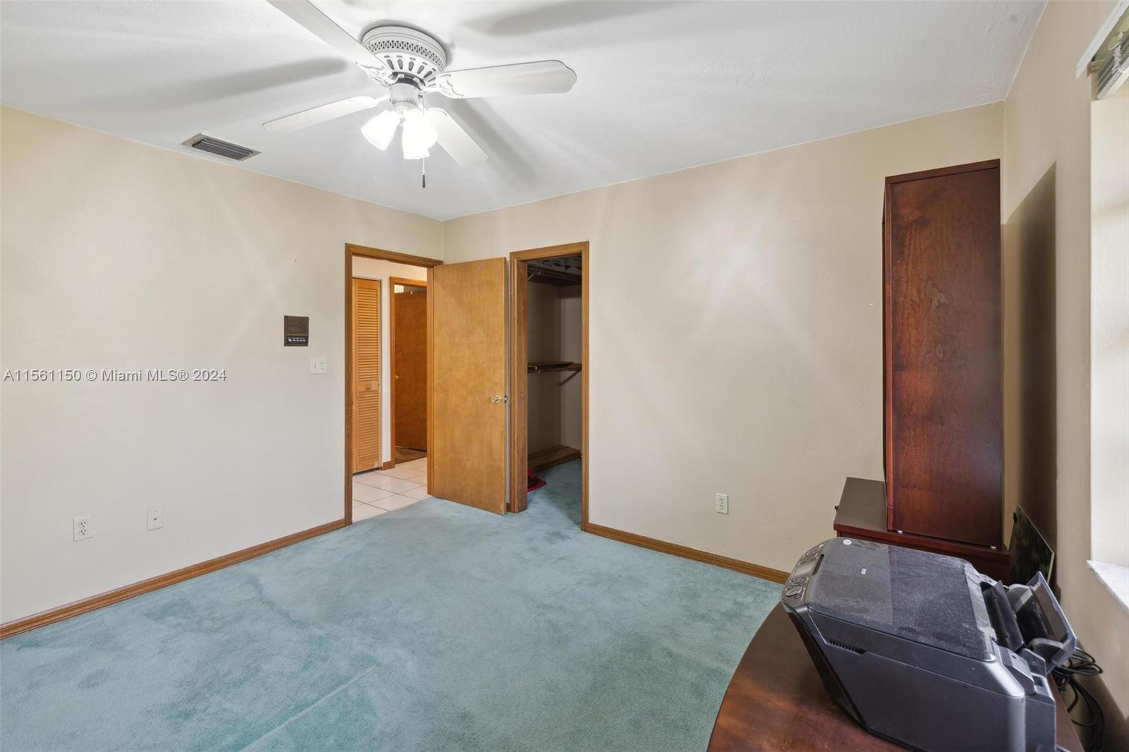 2nd Bathroom for three bedrooms above