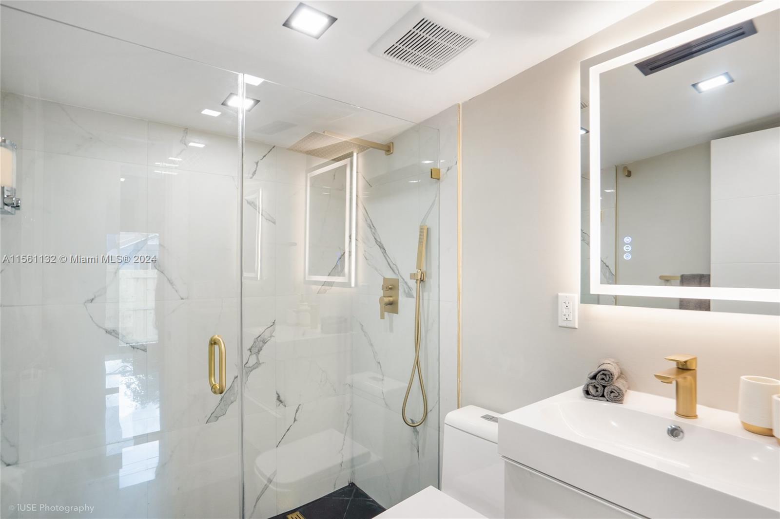 951 NW 46th St -, Miami, Florida 33127, 5 Bedrooms Bedrooms, ,3 BathroomsBathrooms,Residentiallease,For Rent,951 NW 46th St -,A11561132