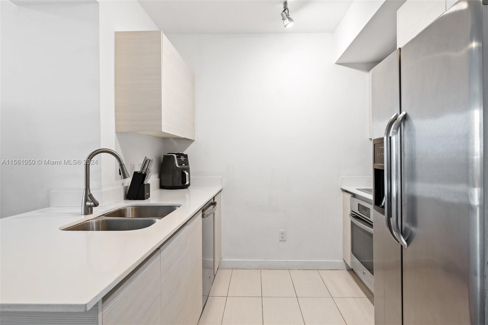 4250 Biscayne Blvd 1003, Miami, Florida 33137, ,1 BathroomBathrooms,Residentiallease,For Rent,4250 Biscayne Blvd 1003,A11561050