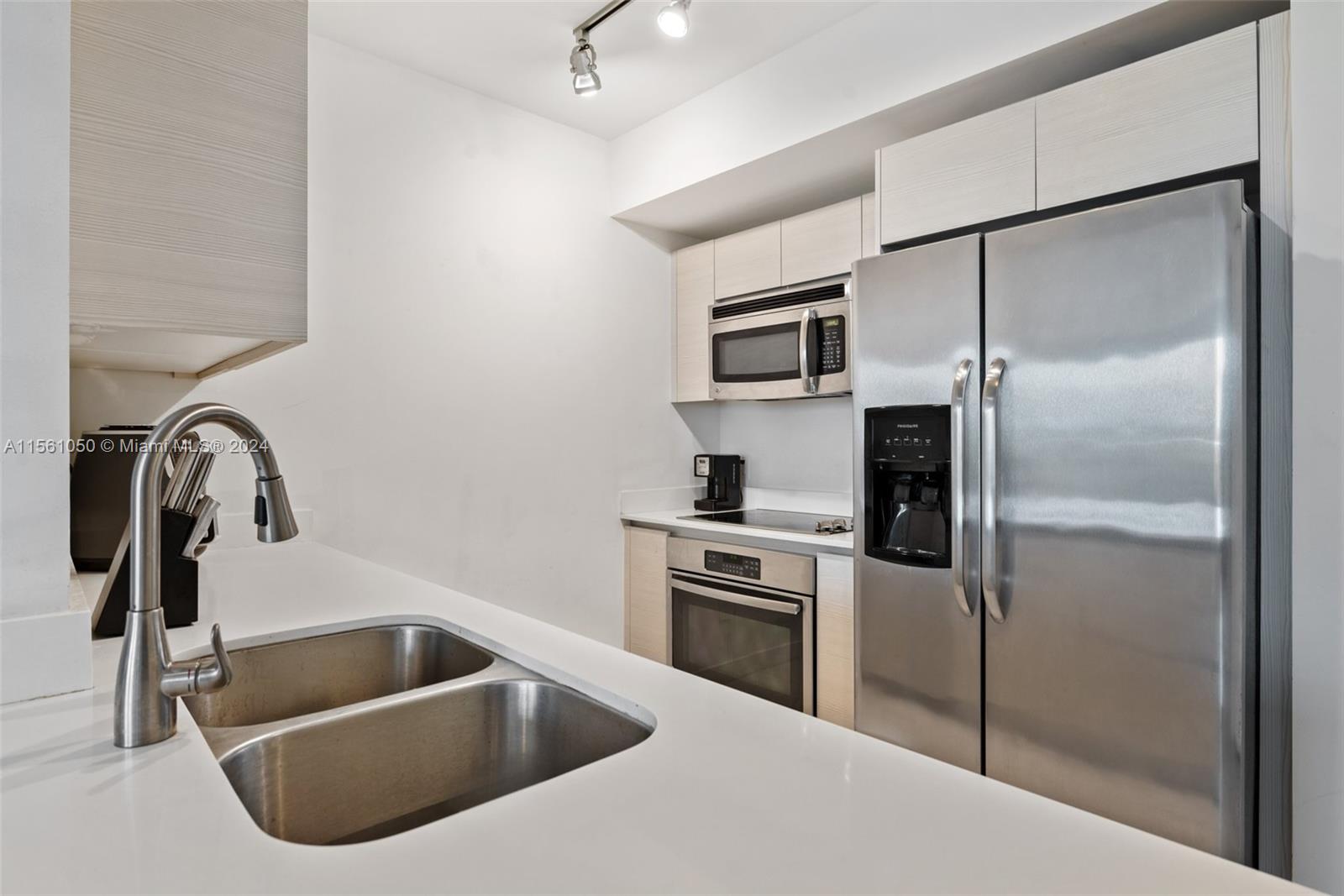 4250 Biscayne Blvd 1003, Miami, Florida 33137, ,1 BathroomBathrooms,Residentiallease,For Rent,4250 Biscayne Blvd 1003,A11561050