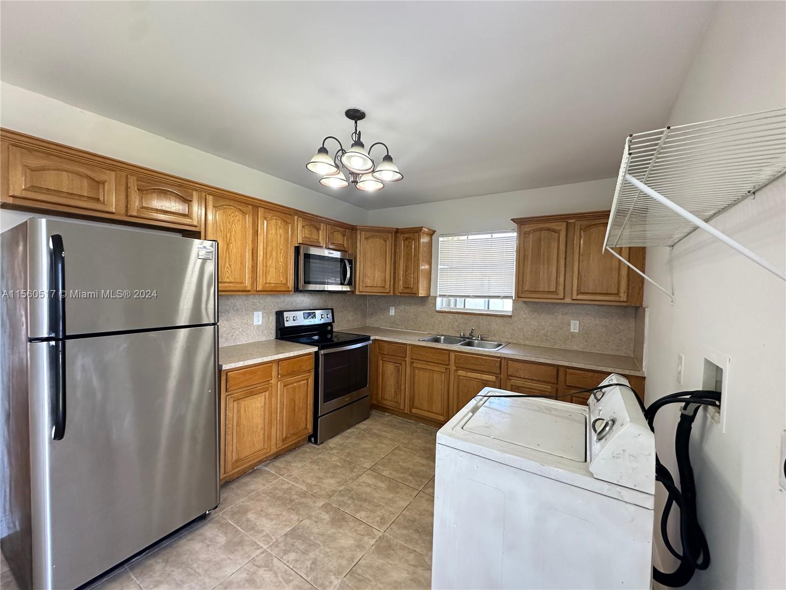 2235 Farragut St, Hollywood, Florida 33020, 3 Bedrooms Bedrooms, ,2 BathroomsBathrooms,Residentiallease,For Rent,2235 Farragut St,A11560517