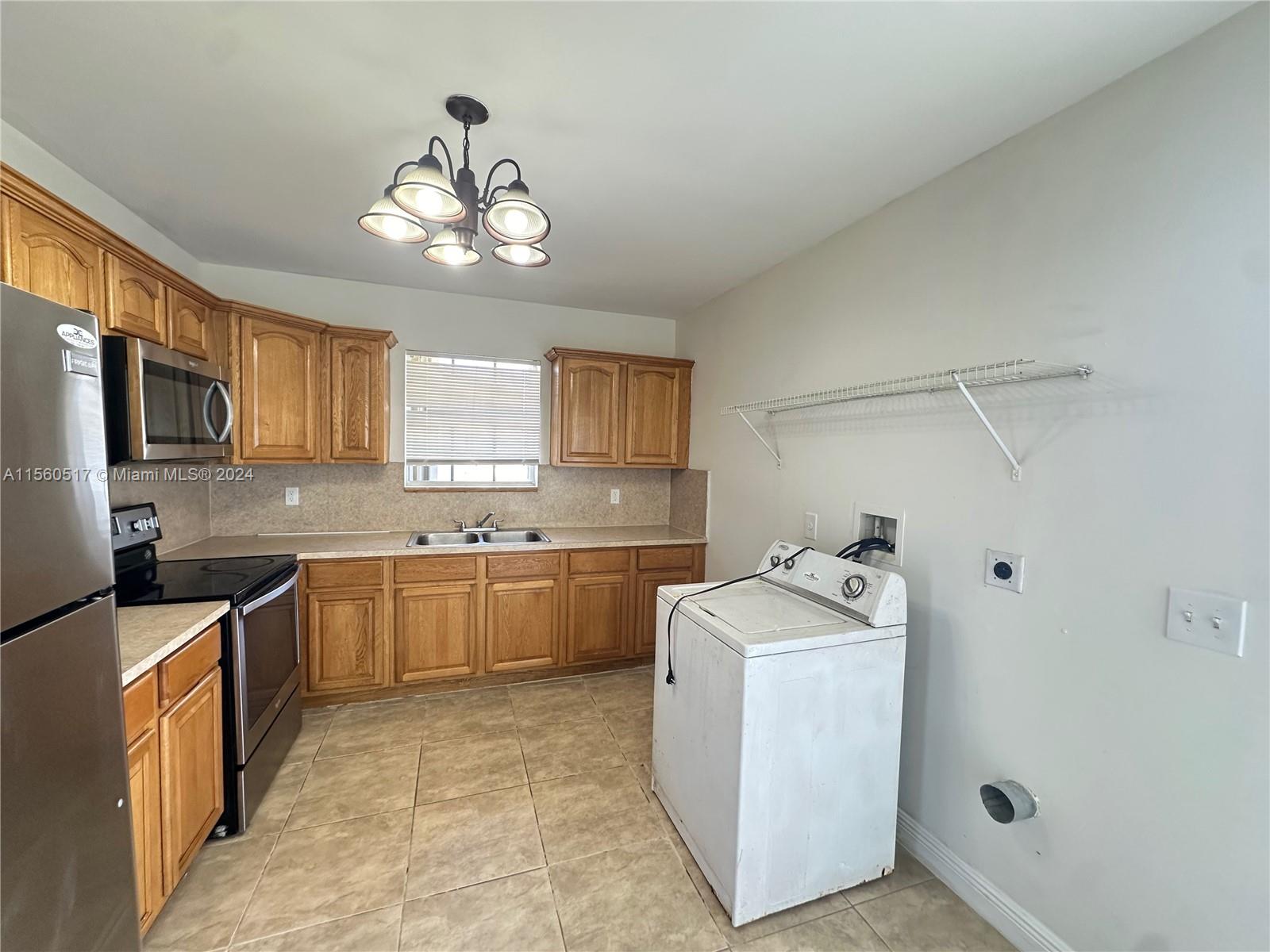 2235 Farragut St, Hollywood, Florida 33020, 3 Bedrooms Bedrooms, ,2 BathroomsBathrooms,Residentiallease,For Rent,2235 Farragut St,A11560517