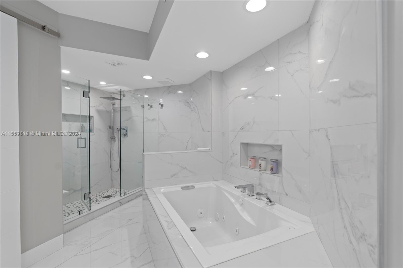 3600 Mystic Pointe Dr LPH13, Aventura, Florida 33180, 2 Bedrooms Bedrooms, ,2 BathroomsBathrooms,Residential,For Sale,3600 Mystic Pointe Dr LPH13,A11559618