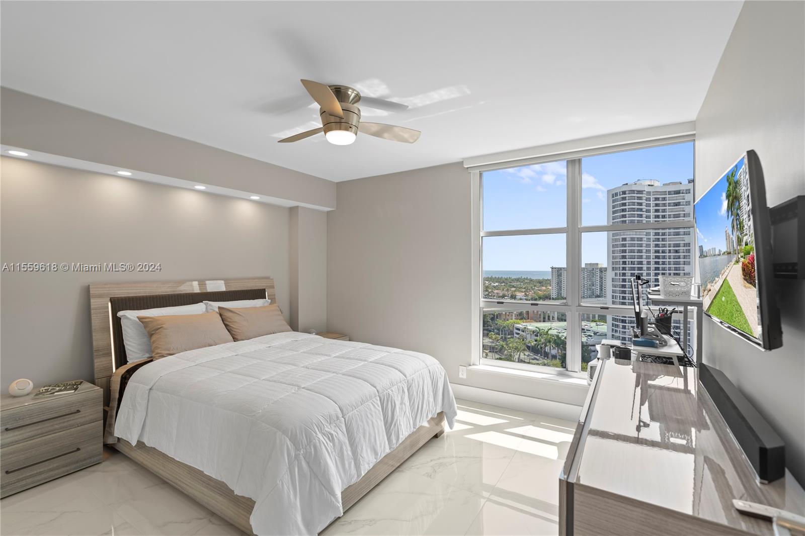 3600 Mystic Pointe Dr LPH13, Aventura, Florida 33180, 2 Bedrooms Bedrooms, ,2 BathroomsBathrooms,Residential,For Sale,3600 Mystic Pointe Dr LPH13,A11559618