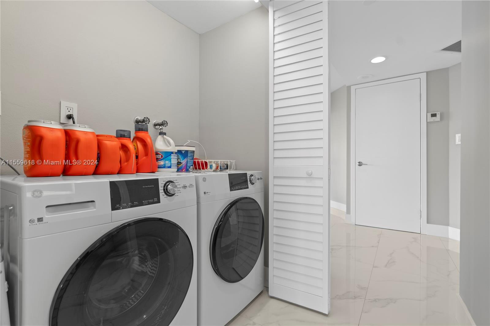 3600 Mystic Pointe Dr LPH13, Aventura, Florida 33180, 2 Bedrooms Bedrooms, ,2 BathroomsBathrooms,Residential,For Sale,3600 Mystic Pointe Dr LPH13,A11559618