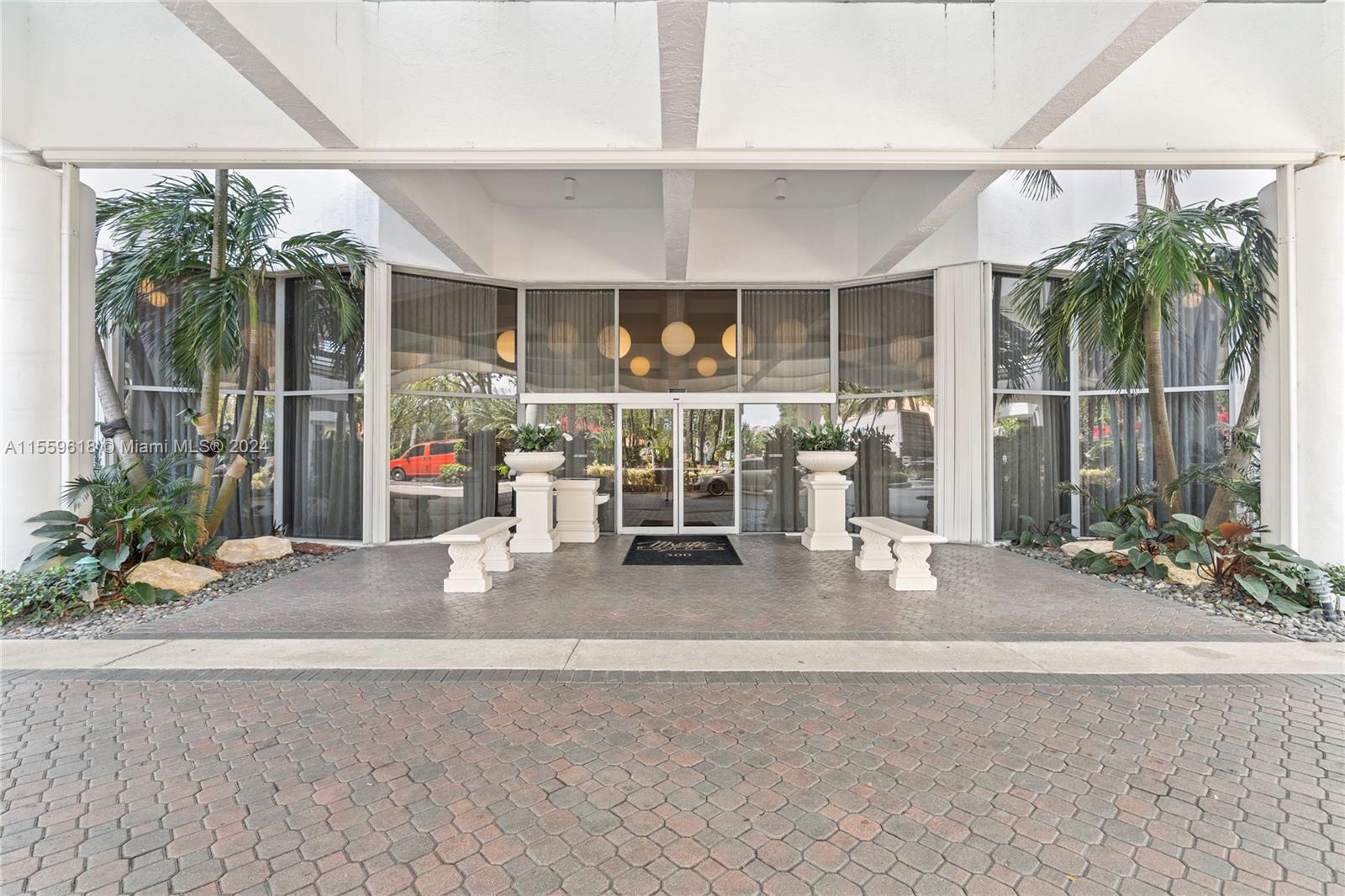 3600 Mystic Pointe Dr LPH13, Aventura, Florida 33180, 2 Bedrooms Bedrooms, ,2 BathroomsBathrooms,Residential,For Sale,3600 Mystic Pointe Dr LPH13,A11559618