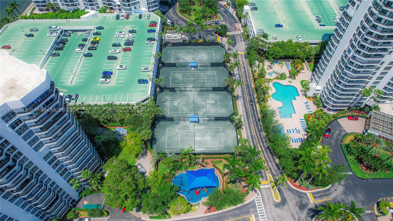 3600 Mystic Pointe Dr LPH13, Aventura, Florida 33180, 2 Bedrooms Bedrooms, ,2 BathroomsBathrooms,Residential,For Sale,3600 Mystic Pointe Dr LPH13,A11559618