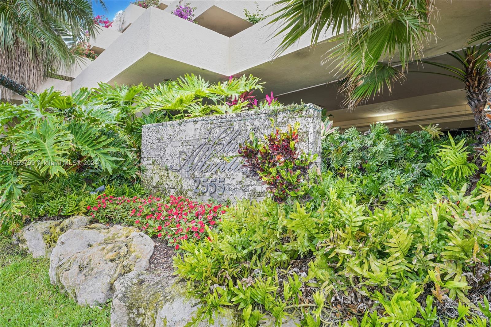 2555 Collins Ave 807, Miami Beach, Florida 33140, 1 Bedroom Bedrooms, ,2 BathroomsBathrooms,Residential,For Sale,2555 Collins Ave 807,A11559799