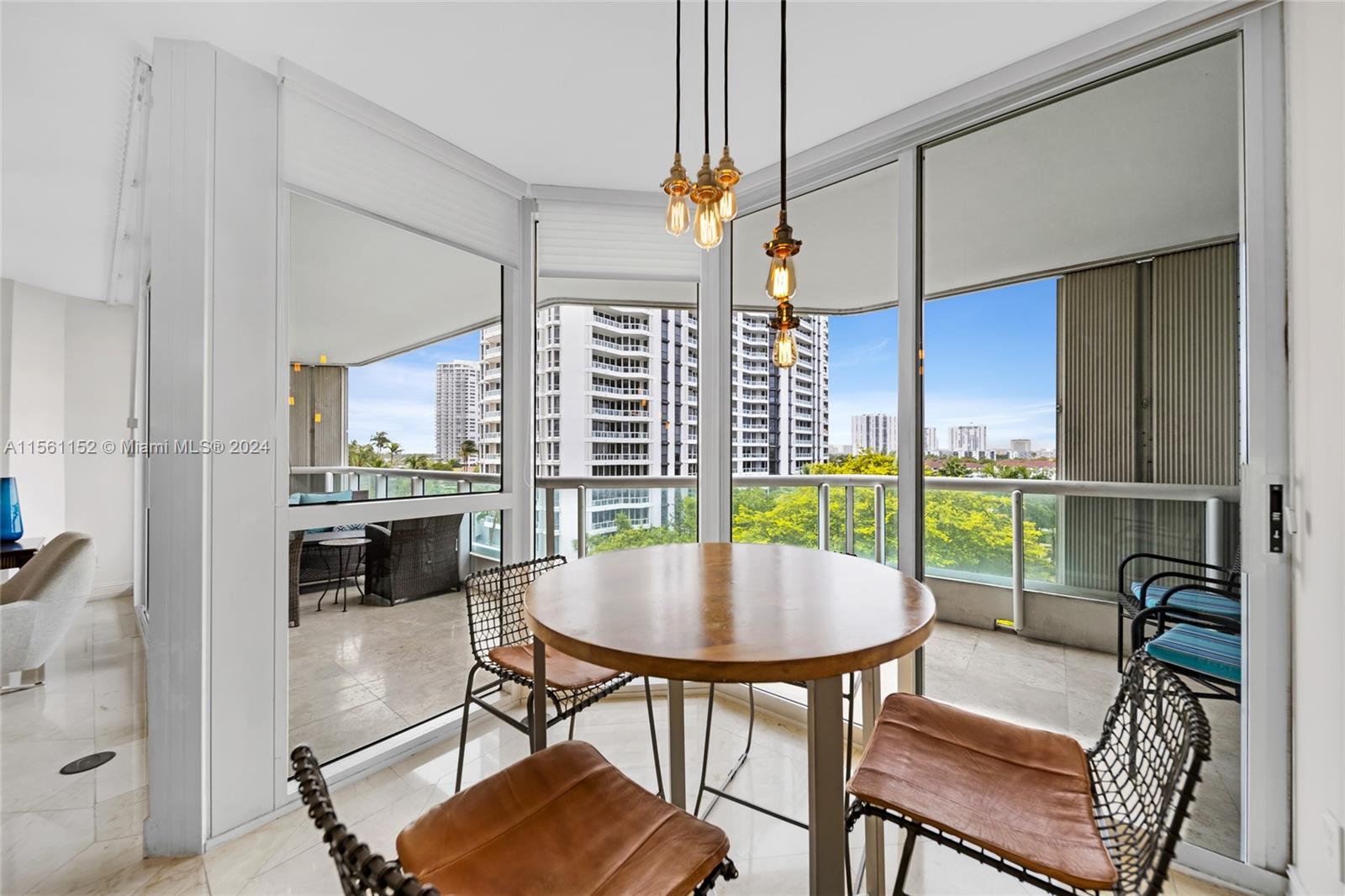 21205 Yacht Club Dr 703, Aventura, Florida 33180, 3 Bedrooms Bedrooms, ,2 BathroomsBathrooms,Residential,For Sale,21205 Yacht Club Dr 703,A11561152