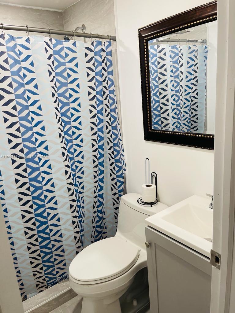 3229 S Florida st, Hollywood, Florida 33021, 3 Bedrooms Bedrooms, ,3 BathroomsBathrooms,Residential,For Sale,3229 S Florida st,A11561183