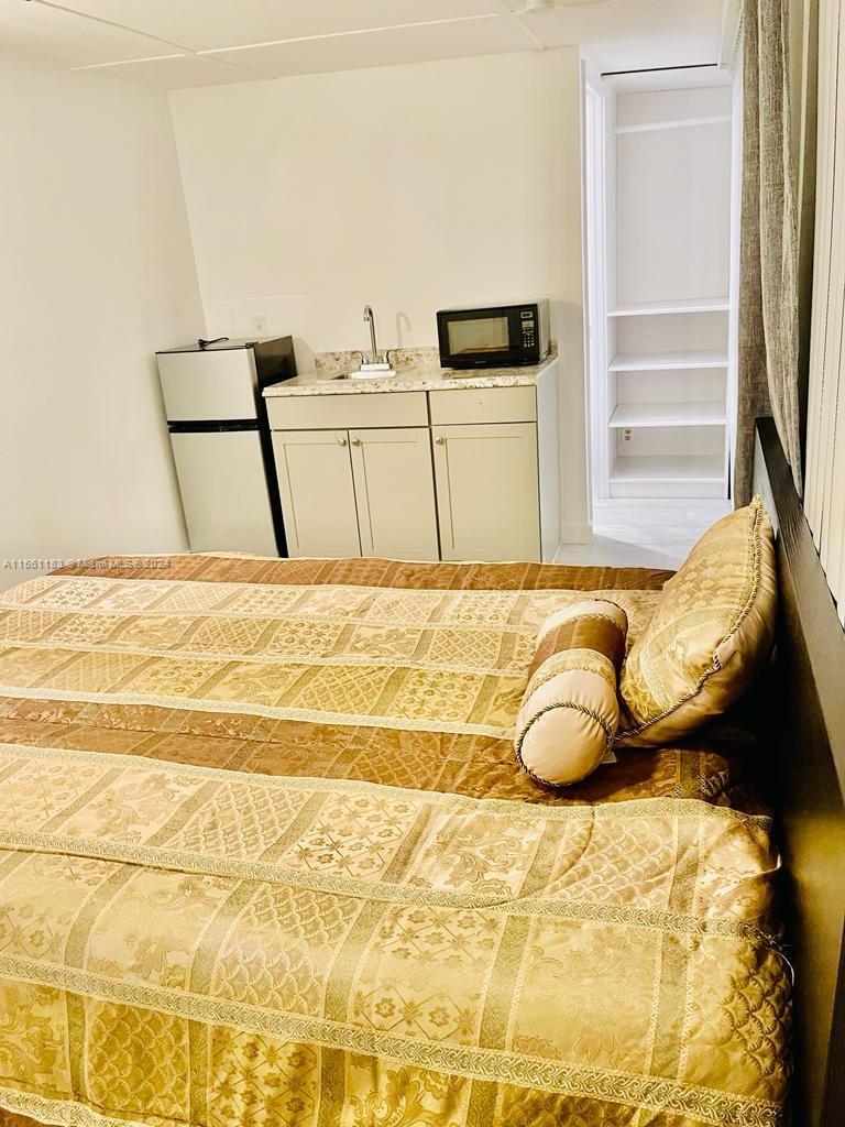 3229 S Florida st, Hollywood, Florida 33021, 3 Bedrooms Bedrooms, ,3 BathroomsBathrooms,Residential,For Sale,3229 S Florida st,A11561183