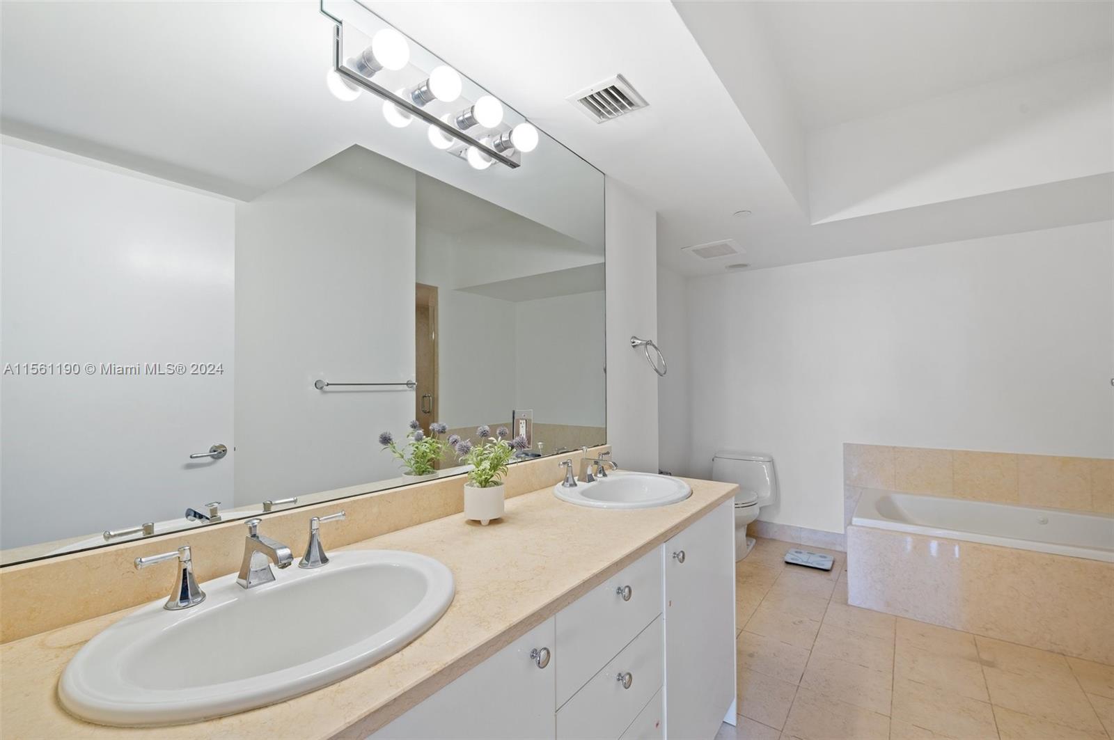 20000 E Country Club Dr 314, Aventura, Florida 33180, 2 Bedrooms Bedrooms, ,2 BathroomsBathrooms,Residential,For Sale,20000 E Country Club Dr 314,A11561190