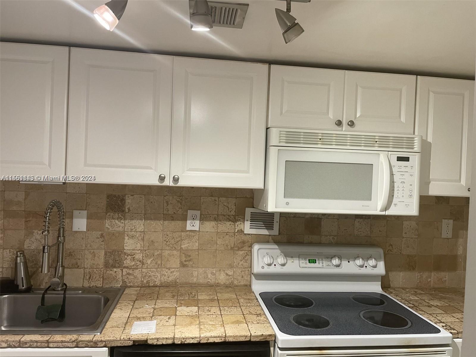 1000 West Ave 330, Miami Beach, Florida 33139, 1 Bedroom Bedrooms, ,1 BathroomBathrooms,Residential,For Sale,1000 West Ave 330,A11561143