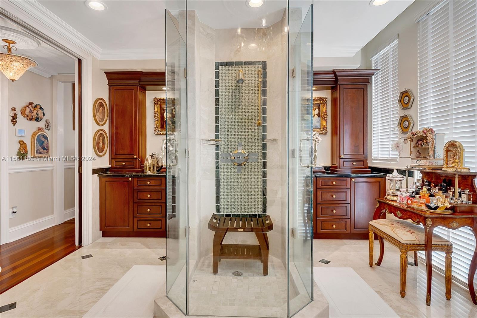 600 Coral Way 5, Coral Gables, Florida 33134, 3 Bedrooms Bedrooms, ,3 BathroomsBathrooms,Residential,For Sale,600 Coral Way 5,A11561153