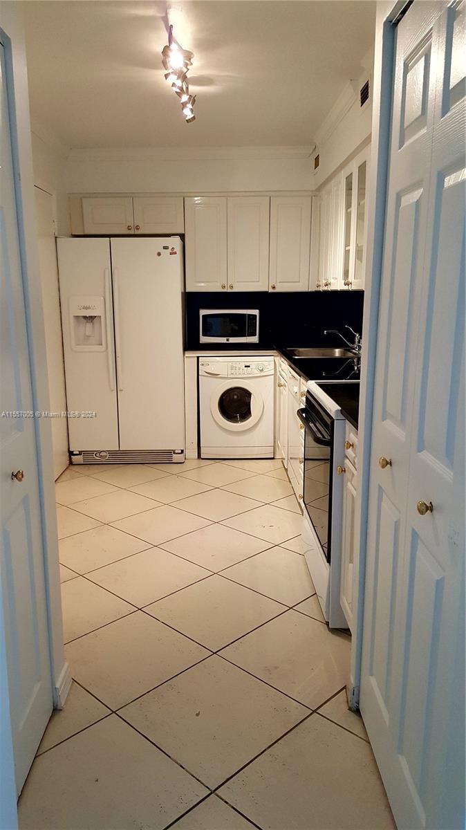 6770 Indian Creek Dr 5T, Miami Beach, Florida 33141, 1 Bedroom Bedrooms, ,1 BathroomBathrooms,Residential,For Sale,6770 Indian Creek Dr 5T,A11557005