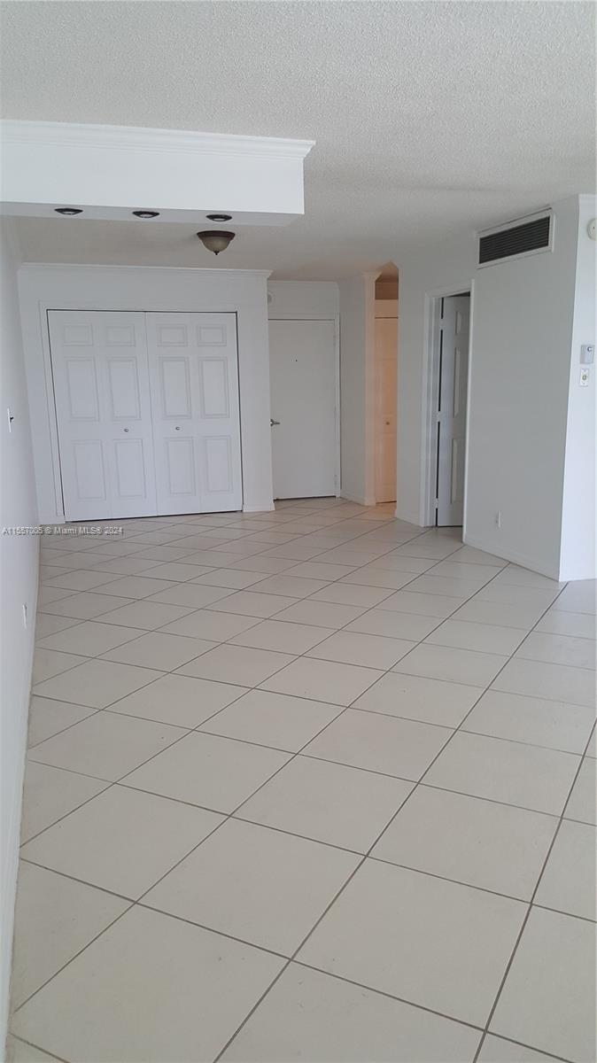 6770 Indian Creek Dr 5T, Miami Beach, Florida 33141, 1 Bedroom Bedrooms, ,1 BathroomBathrooms,Residential,For Sale,6770 Indian Creek Dr 5T,A11557005