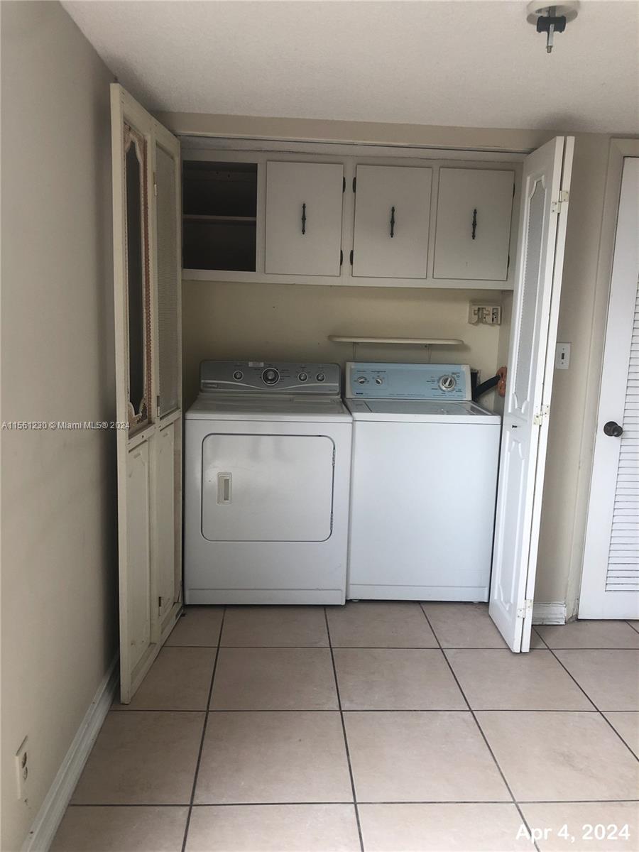 2318 NE 7th St 34, Hallandale Beach, Florida 33009, 2 Bedrooms Bedrooms, ,2 BathroomsBathrooms,Residential,For Sale,2318 NE 7th St 34,A11561230