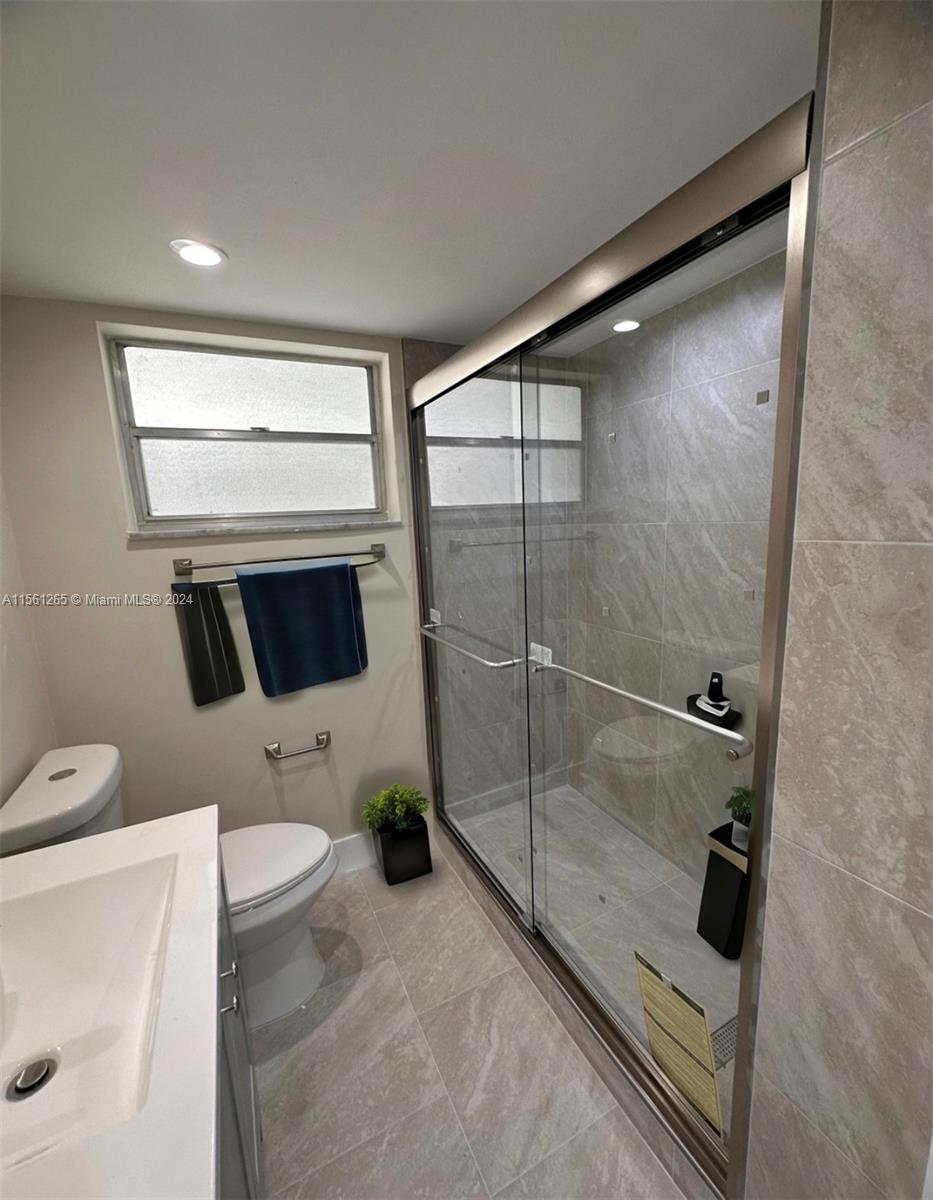 330 SE 2nd St 303H, Hallandale Beach, Florida 33009, 1 Bedroom Bedrooms, ,1 BathroomBathrooms,Residential,For Sale,330 SE 2nd St 303H,A11561265