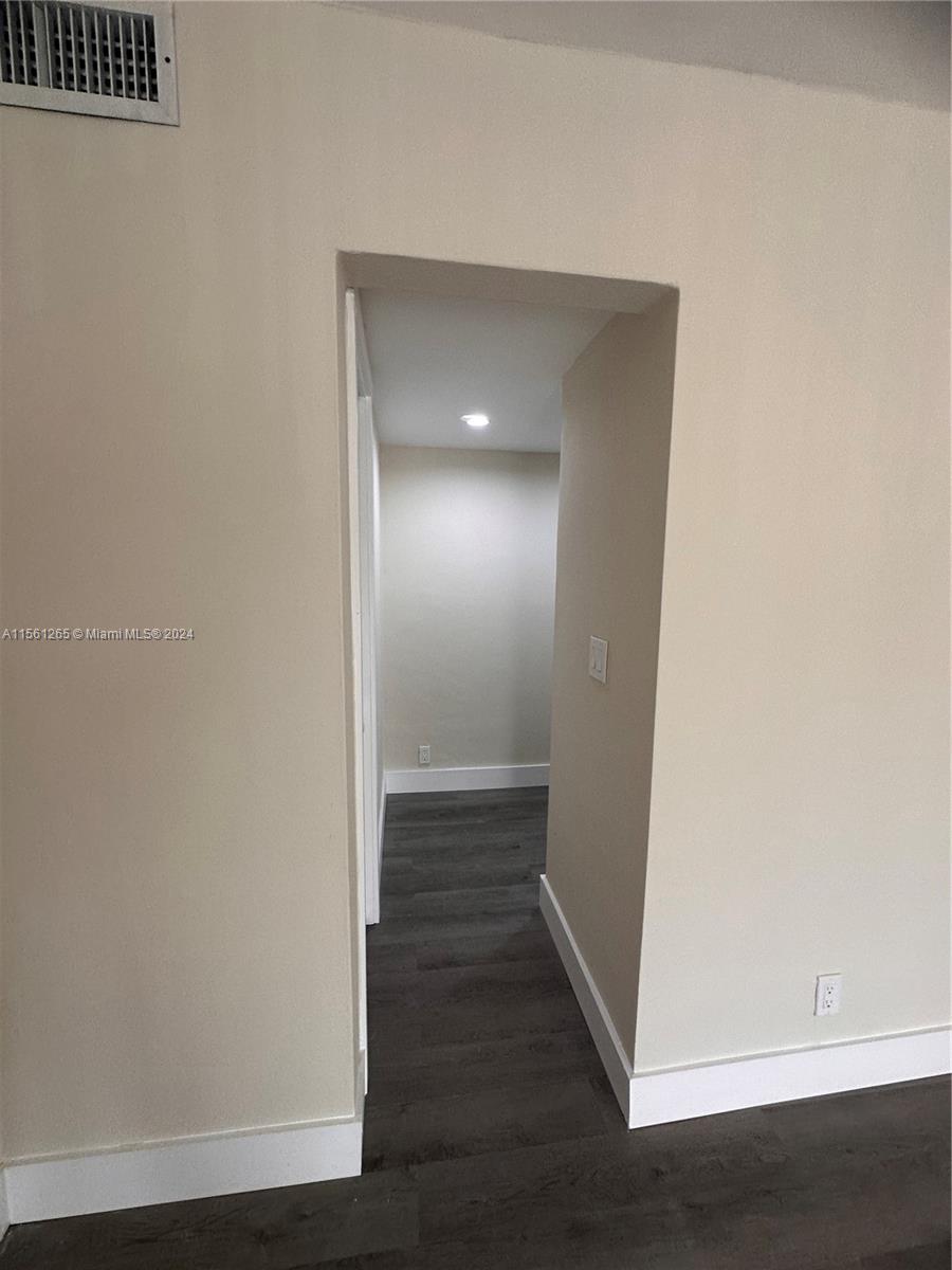 330 SE 2nd St 303H, Hallandale Beach, Florida 33009, 1 Bedroom Bedrooms, ,1 BathroomBathrooms,Residential,For Sale,330 SE 2nd St 303H,A11561265