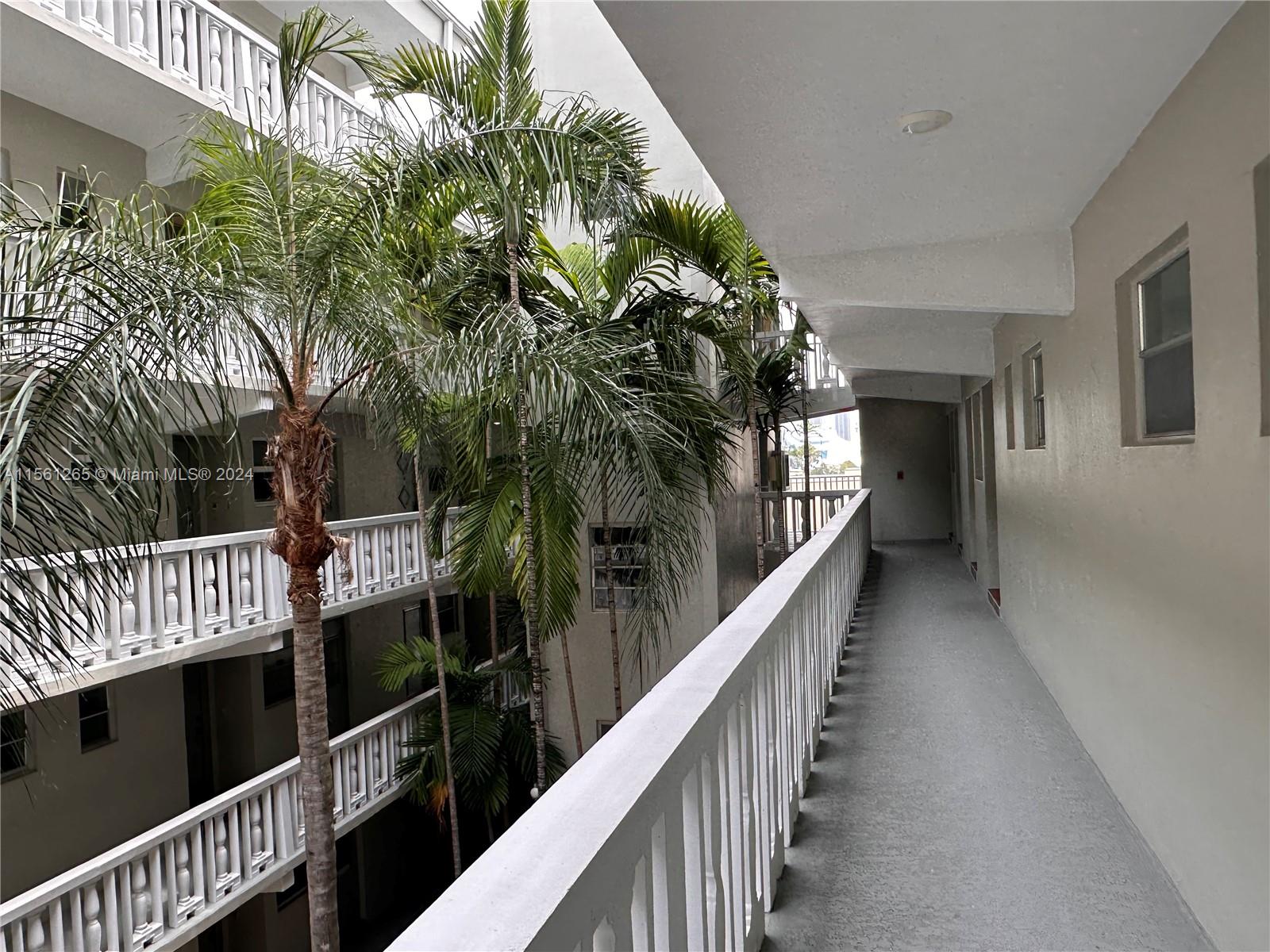 330 SE 2nd St 303H, Hallandale Beach, Florida 33009, 1 Bedroom Bedrooms, ,1 BathroomBathrooms,Residential,For Sale,330 SE 2nd St 303H,A11561265
