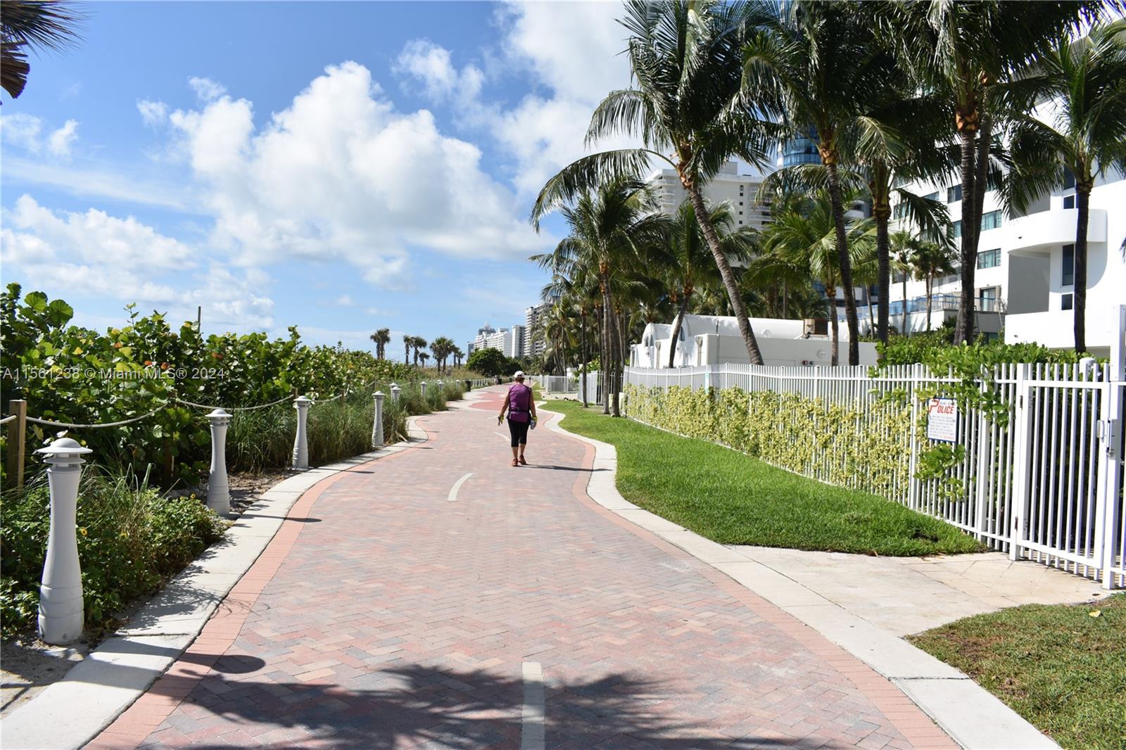 6365 Collins Ave 2010, Miami Beach, Florida 33141, 1 Bedroom Bedrooms, ,1 BathroomBathrooms,Residentiallease,For Rent,6365 Collins Ave 2010,A11561238