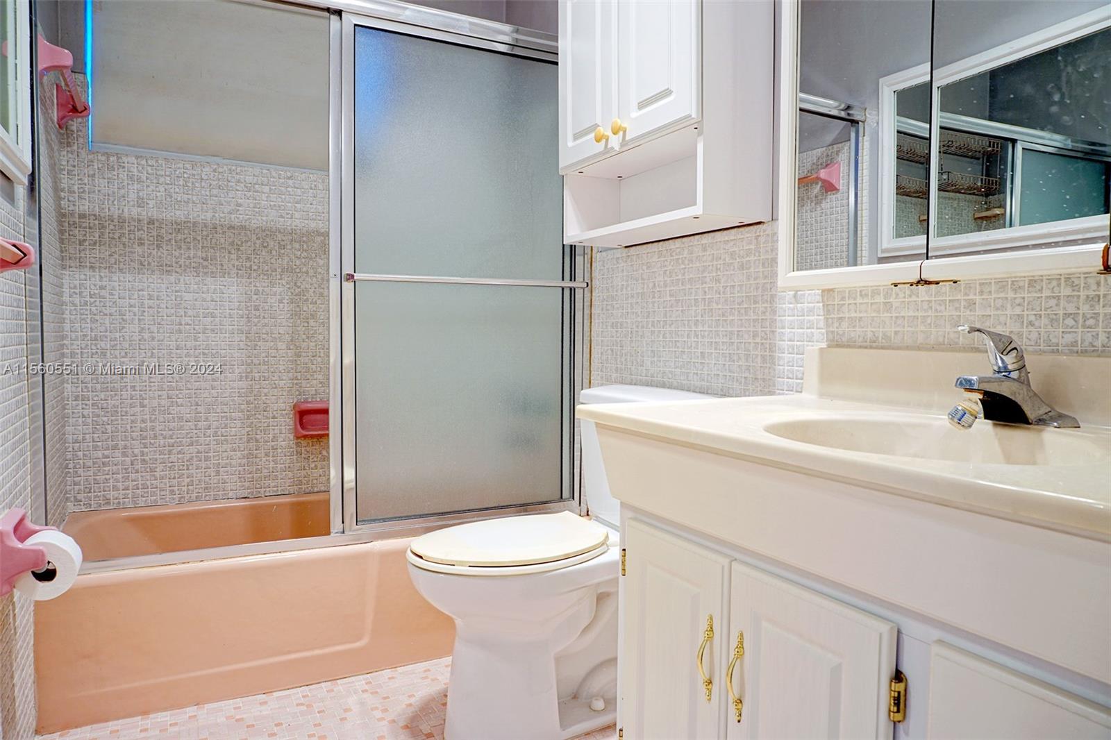 1825 Cleveland St 3, Hollywood, Florida 33020, 2 Bedrooms Bedrooms, ,1 BathroomBathrooms,Residential,For Sale,1825 Cleveland St 3,A11560551