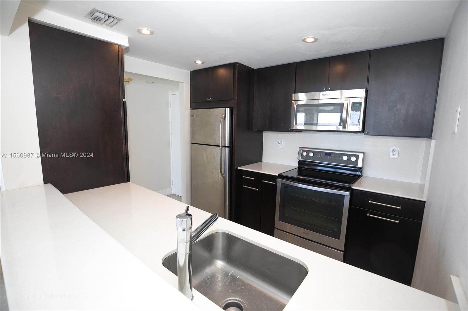 600 NE 36th St 1614, Miami, Florida 33137, 1 Bedroom Bedrooms, ,2 BathroomsBathrooms,Residentiallease,For Rent,600 NE 36th St 1614,A11560987