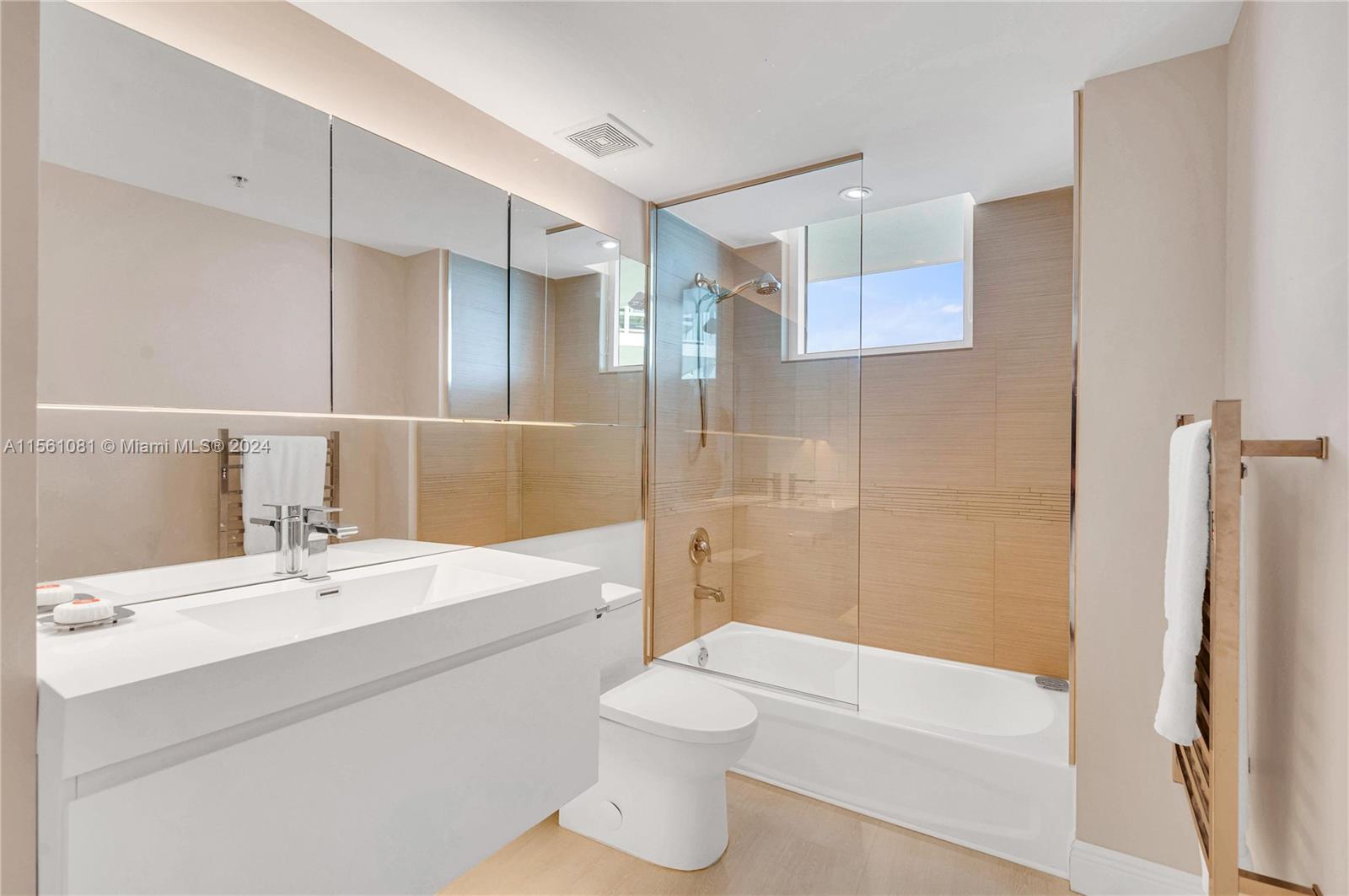 Miami Beach, Florida 33141, 3 Bedrooms Bedrooms, ,2 BathroomsBathrooms,Residentiallease,For Rent,A11561081
