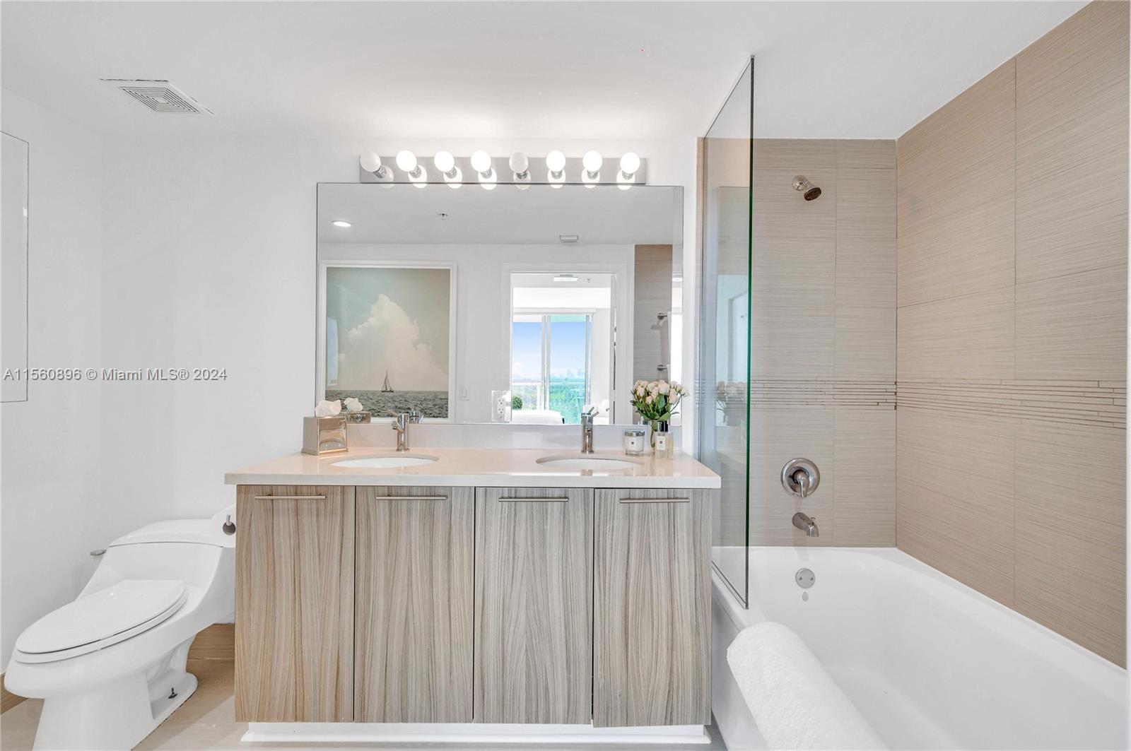 Miami Beach, Florida 33141, 2 Bedrooms Bedrooms, ,2 BathroomsBathrooms,Residentiallease,For Rent,A11560896