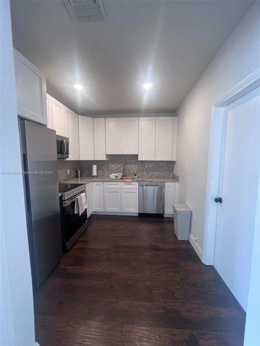 7516 Mutiny Ave 7516, North Bay Village, Florida 33141, 3 Bedrooms Bedrooms, ,2 BathroomsBathrooms,Residentiallease,For Rent,7516 Mutiny Ave 7516,A11561314