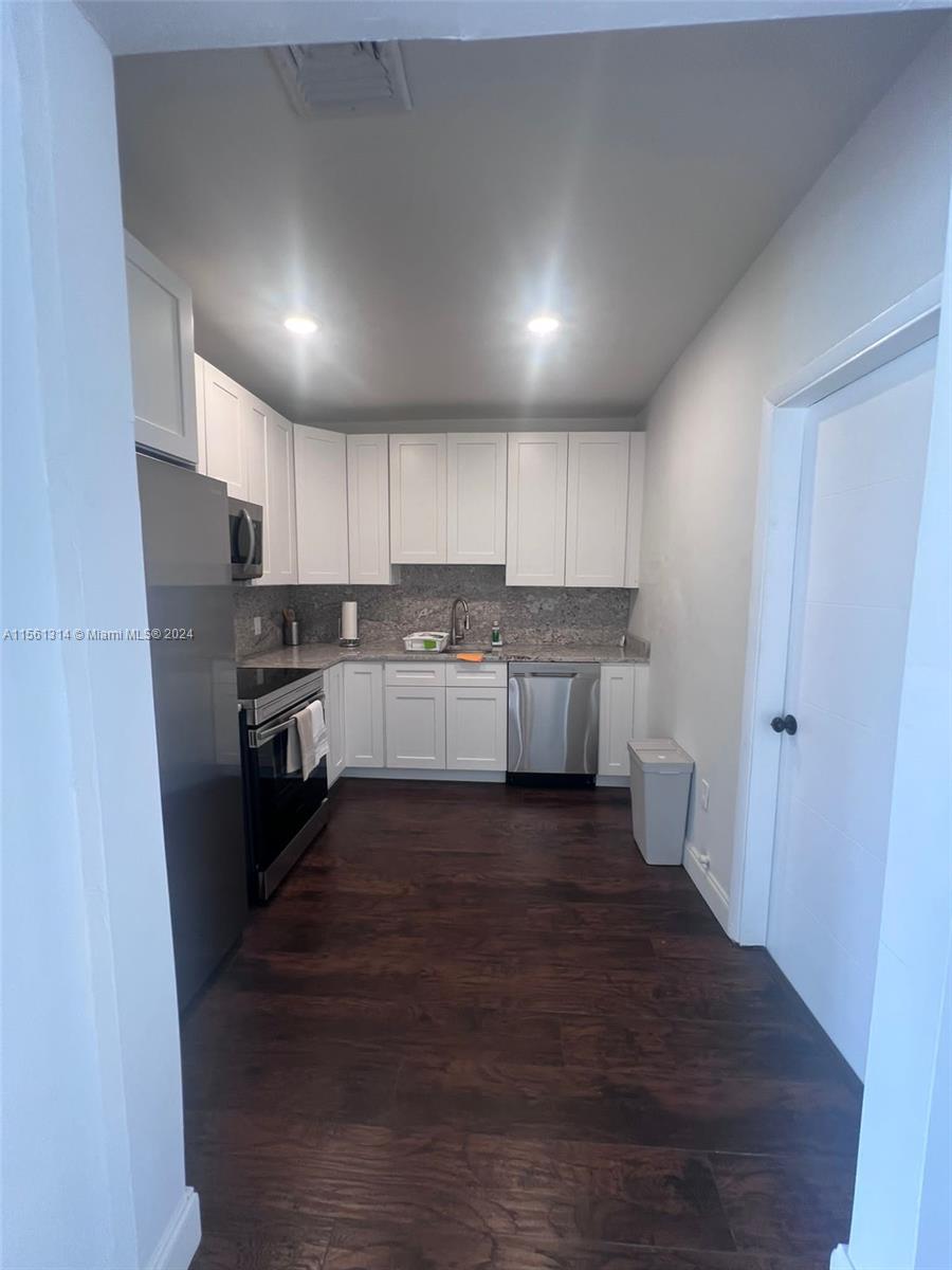 7516 Mutiny Ave 7516, North Bay Village, Florida 33141, 3 Bedrooms Bedrooms, ,2 BathroomsBathrooms,Residentiallease,For Rent,7516 Mutiny Ave 7516,A11561314