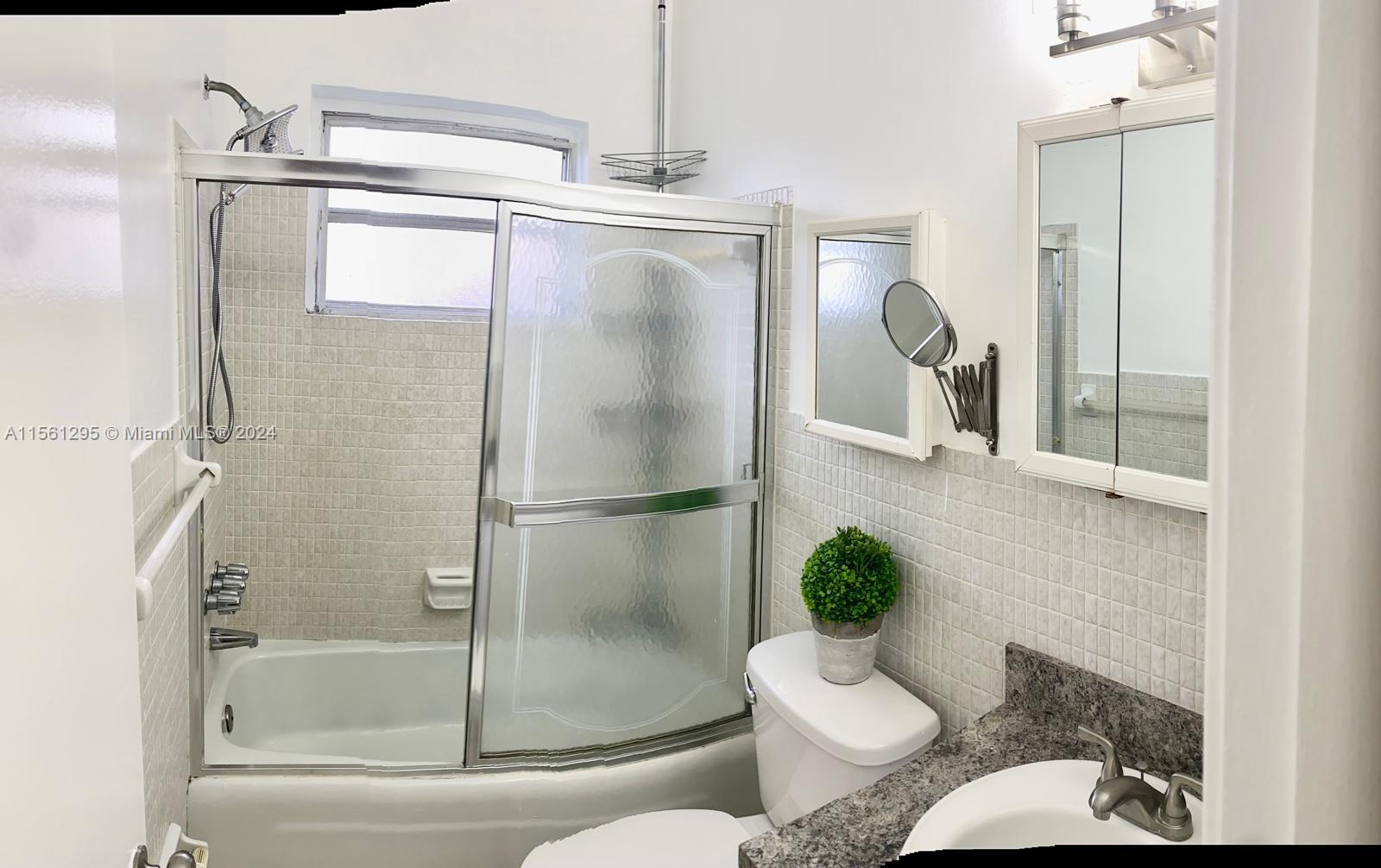 2225 Polk St 7A, Hollywood, Florida 33020, 1 Bedroom Bedrooms, ,1 BathroomBathrooms,Residentiallease,For Rent,2225 Polk St 7A,A11561295