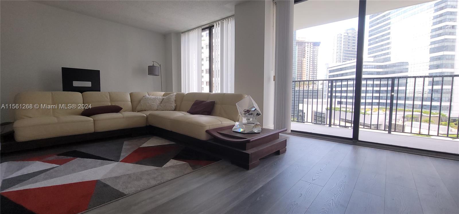 1450 BRICKELL BAY DRIVE 1515, Miami, Florida 33131-3651, 2 Bedrooms Bedrooms, ,2 BathroomsBathrooms,Residential,For Sale,1450 BRICKELL BAY DRIVE 1515,A11561268