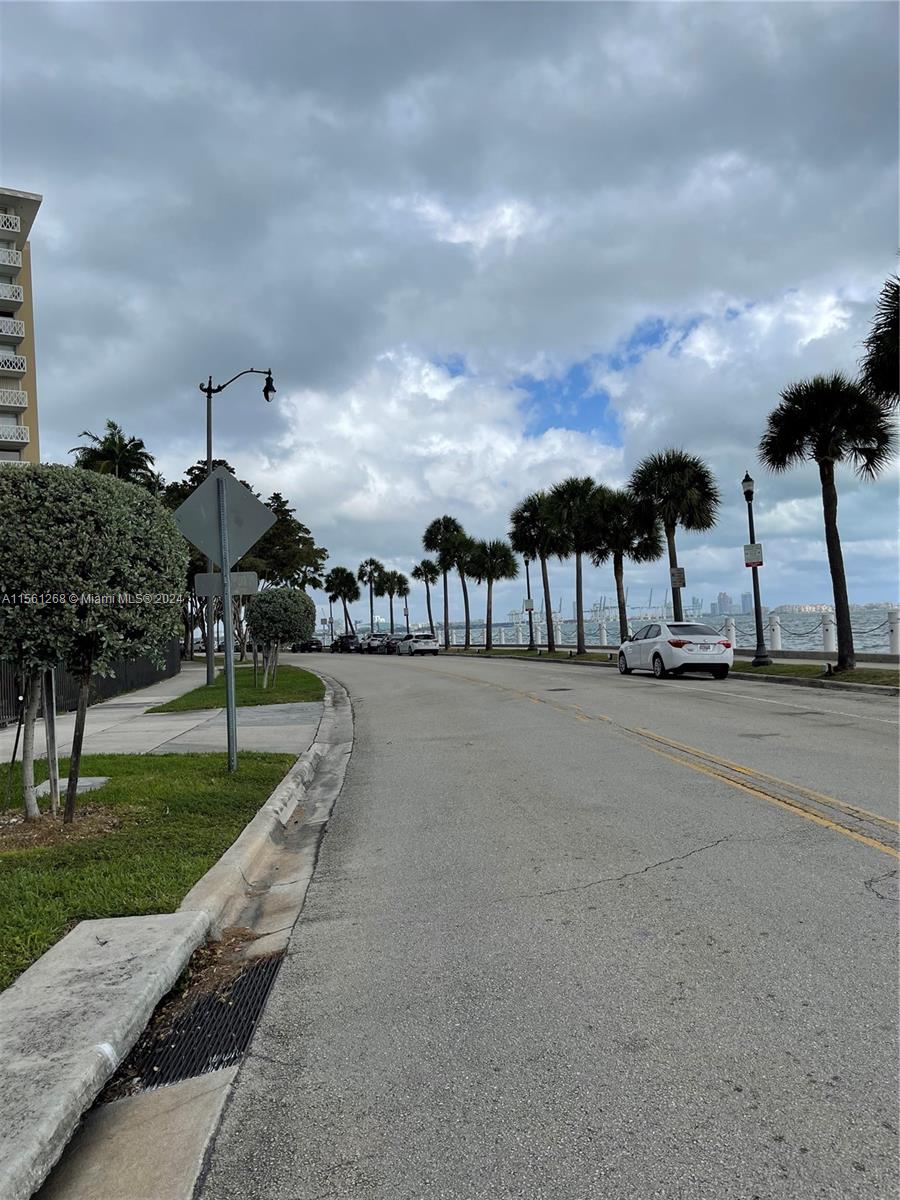 1450 BRICKELL BAY DRIVE 1515, Miami, Florida 33131-3651, 2 Bedrooms Bedrooms, ,2 BathroomsBathrooms,Residential,For Sale,1450 BRICKELL BAY DRIVE 1515,A11561268