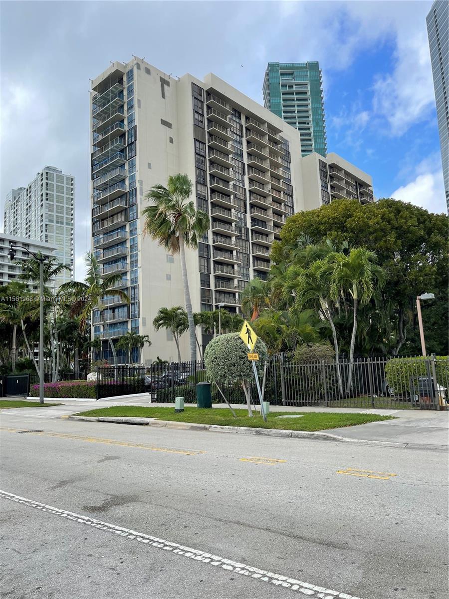 1450 BRICKELL BAY DRIVE 1515, Miami, Florida 33131-3651, 2 Bedrooms Bedrooms, ,2 BathroomsBathrooms,Residential,For Sale,1450 BRICKELL BAY DRIVE 1515,A11561268
