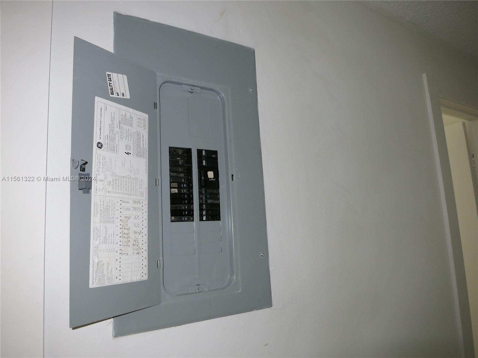 715 NE 4th Ct, Hallandale Beach, Florida 33009, 2 Bedrooms Bedrooms, ,2 BathroomsBathrooms,Residential,For Sale,715 NE 4th Ct,A11561322