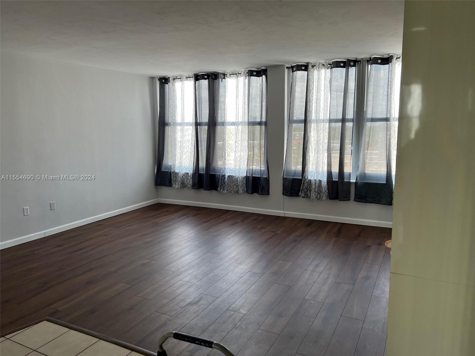 2899 Collins Ave 844, Miami Beach, Florida 33140, ,1 BathroomBathrooms,Residentiallease,For Rent,2899 Collins Ave 844,A11554690