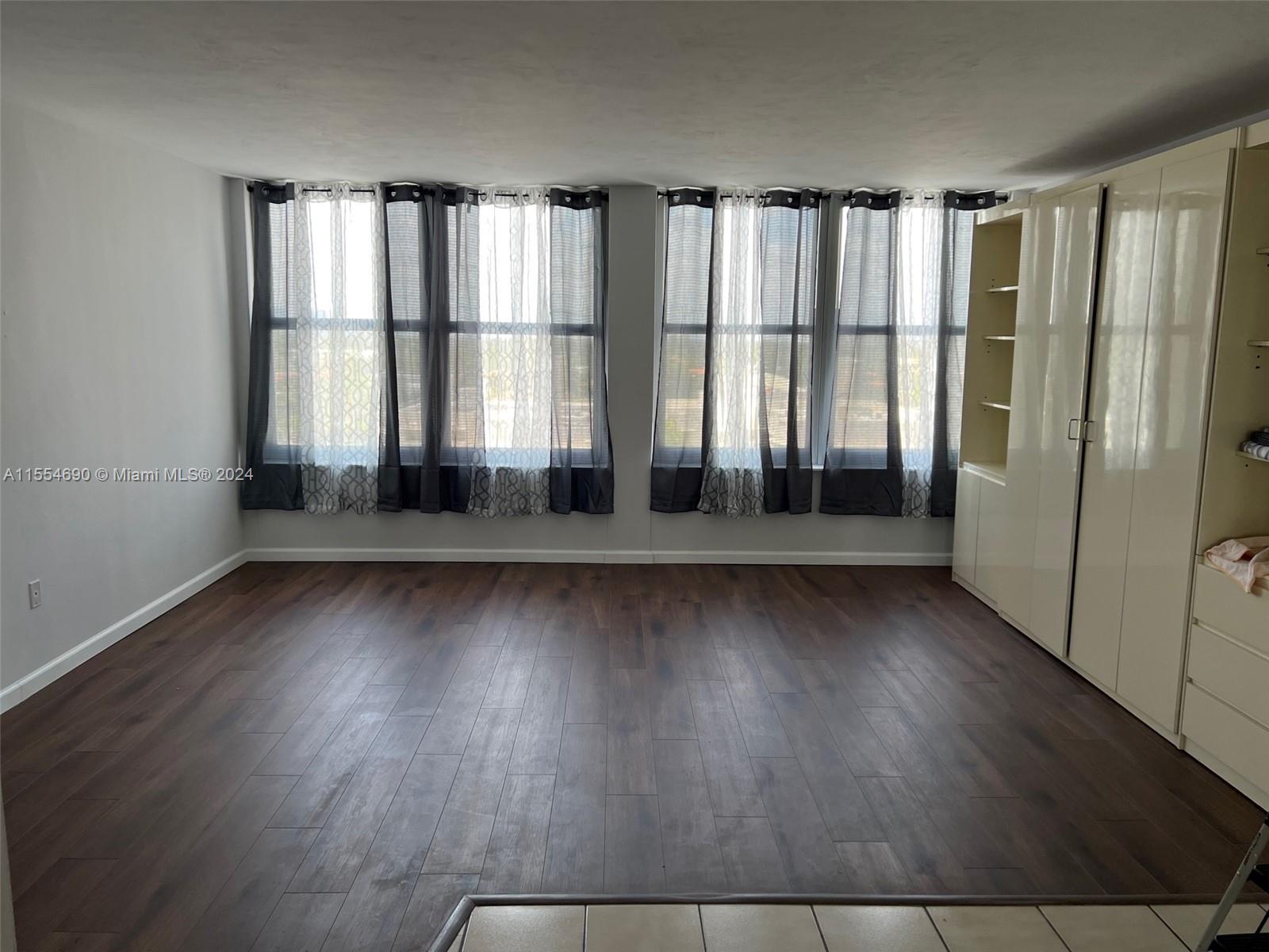 2899 Collins Ave 844, Miami Beach, Florida 33140, ,1 BathroomBathrooms,Residentiallease,For Rent,2899 Collins Ave 844,A11554690