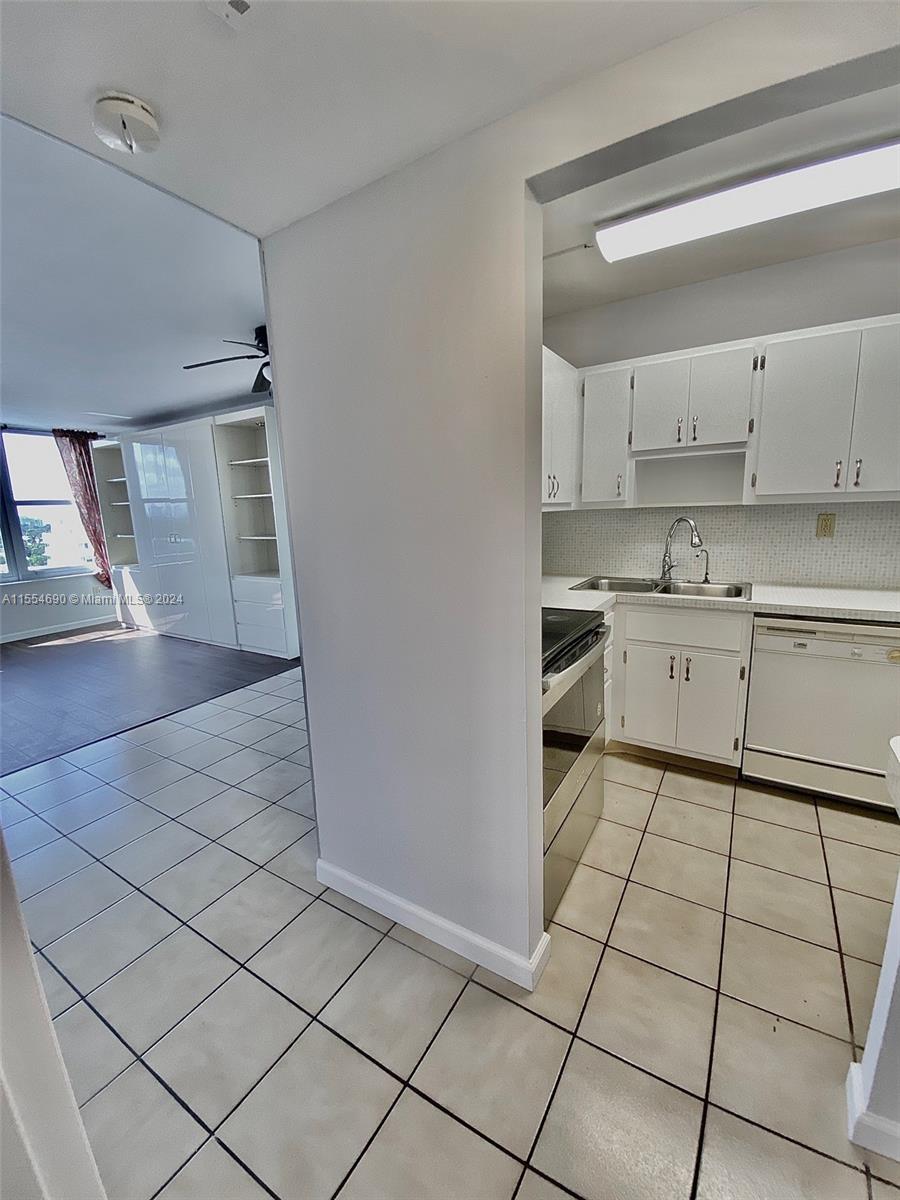 2899 Collins Ave 844, Miami Beach, Florida 33140, ,1 BathroomBathrooms,Residentiallease,For Rent,2899 Collins Ave 844,A11554690