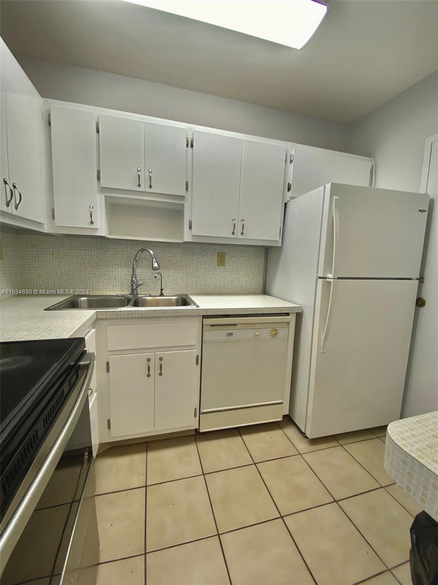 2899 Collins Ave 844, Miami Beach, Florida 33140, ,1 BathroomBathrooms,Residentiallease,For Rent,2899 Collins Ave 844,A11554690