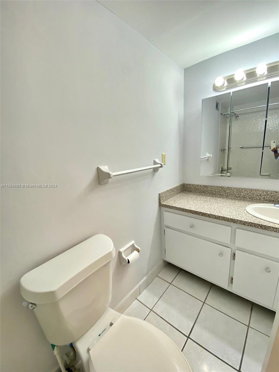 2899 Collins Ave 844, Miami Beach, Florida 33140, ,1 BathroomBathrooms,Residentiallease,For Rent,2899 Collins Ave 844,A11554690