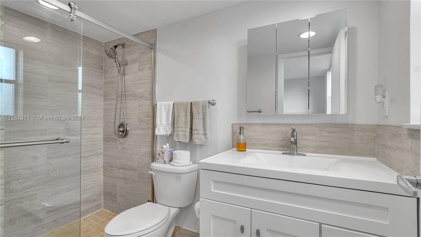 1810 N Lauderdale Ave 2415, North Lauderdale, Florida 33068, 2 Bedrooms Bedrooms, ,2 BathroomsBathrooms,Residential,For Sale,1810 N Lauderdale Ave 2415,A11561311