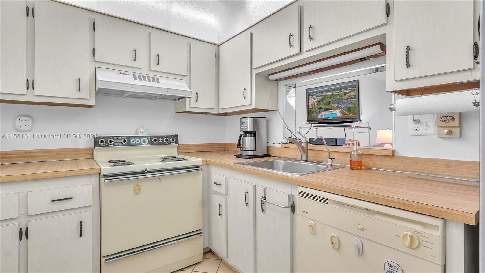 1810 N Lauderdale Ave 2415, North Lauderdale, Florida 33068, 2 Bedrooms Bedrooms, ,2 BathroomsBathrooms,Residential,For Sale,1810 N Lauderdale Ave 2415,A11561311