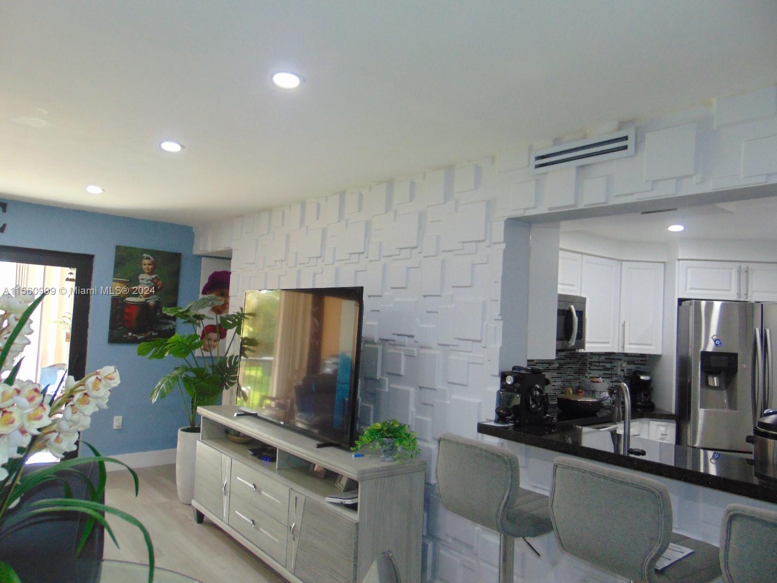 10233 NW 9th St Cir 106-1, Miami, Florida 33172, 2 Bedrooms Bedrooms, ,2 BathroomsBathrooms,Residential,For Sale,10233 NW 9th St Cir 106-1,A11560999